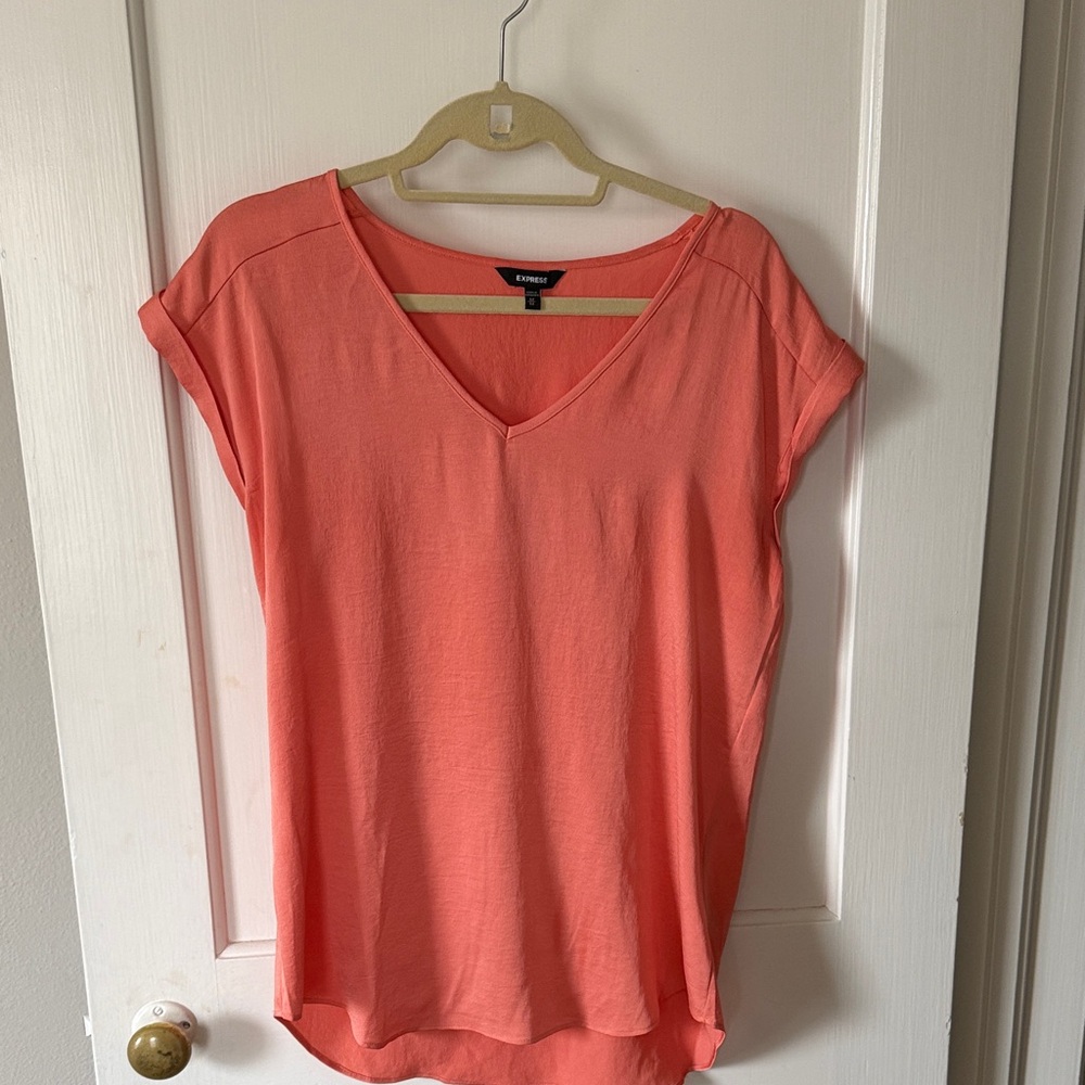 Express Coral V-Neck Short Sleeve Tee
